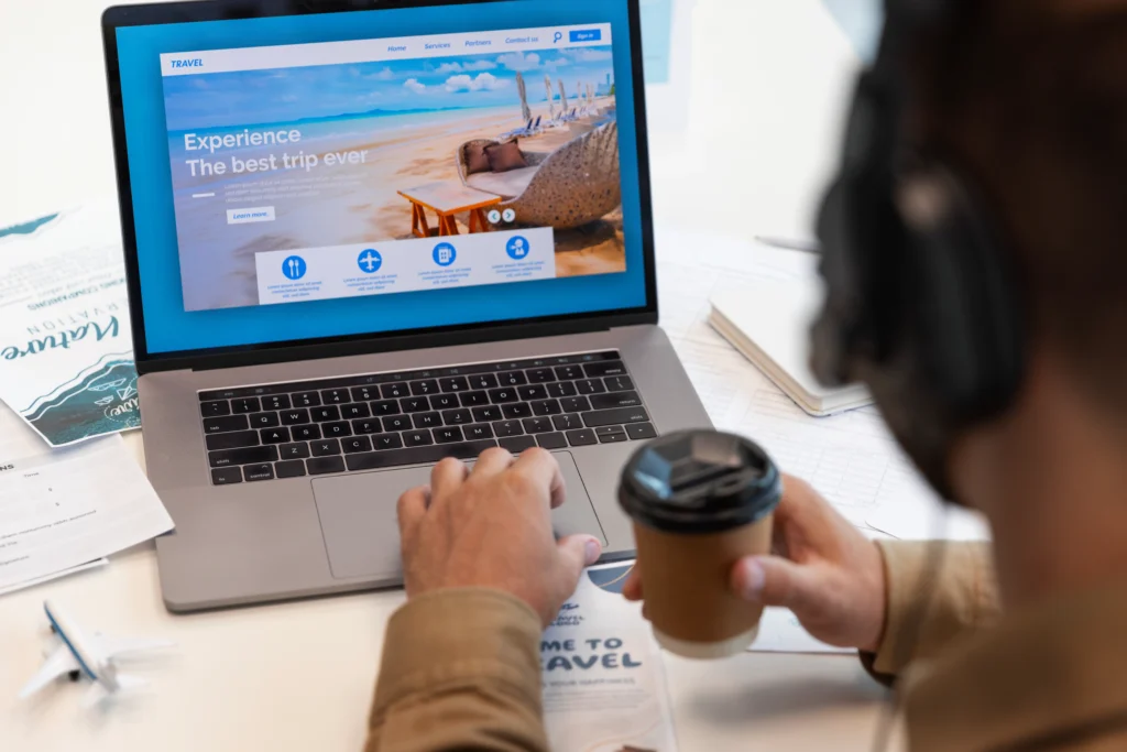 jasa pembuatan website seperti traveloka